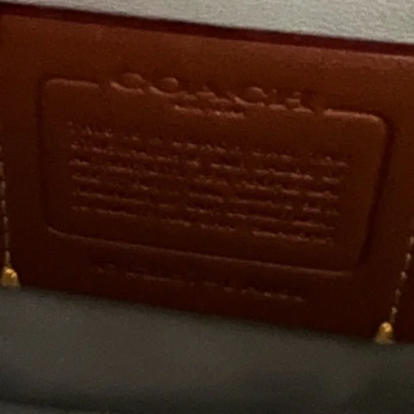 CA086 - Coach Pillow Madison Shoulder Bag 18 with Quilting - Picture 8 of 13